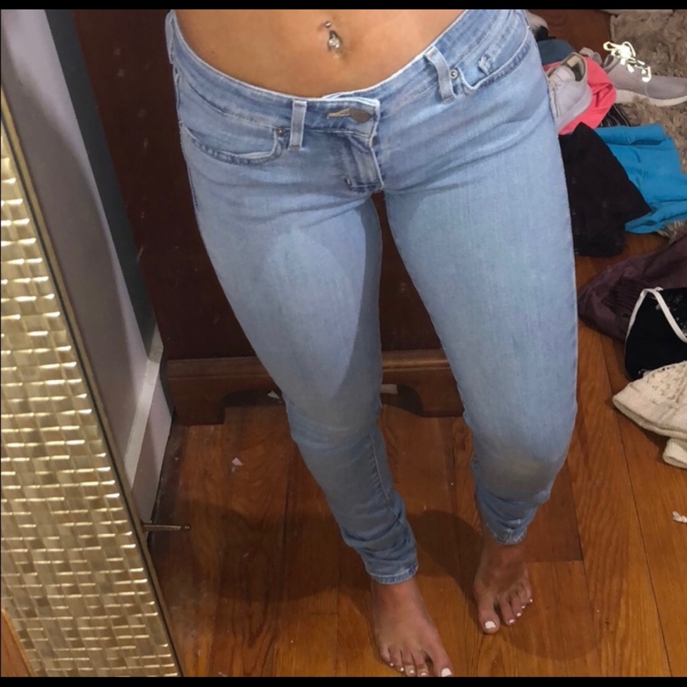 Levi jeans size 25, skinny fit!